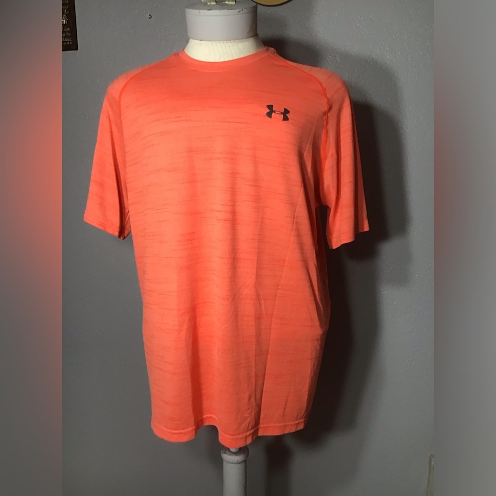 UNDER ARMOUR HEATGEAR MEN’S COMPRESSION T-SHIRT MEN’S ATHLETIC Sz XL.
